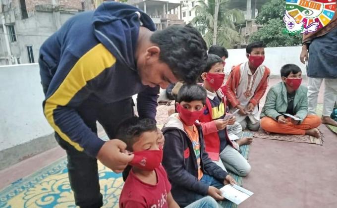 মাস্ক বিতরণ এবং স্বাস্থ্য সচেতনতা