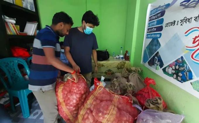 সুবিধাবঞ্চিত শিশুদের জন্য ঈদ সামগ্রী কেনাকাটা 