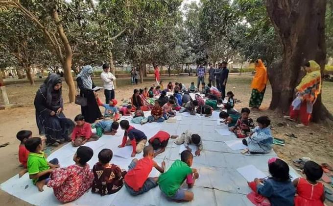 ২১ ফেব্রুয়ারী উপলক্ষে পথশিশুদের চিত্রাঙ্কন প্রতিযোগিতা 