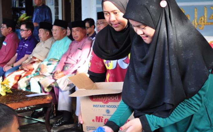 FOOD SCOUTING FOR THE LESS FORTUNATE 