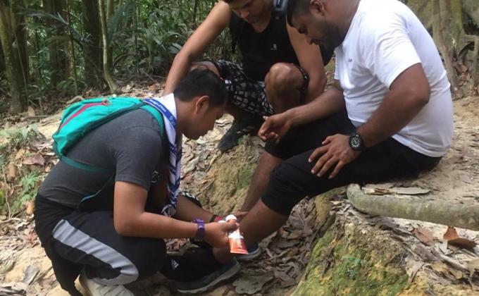 Volunteers Climb The Mountain (Assistant Climber)