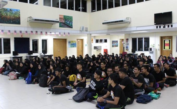 Hari Interaksi KLM LEVEL 100 Sidang Akademik 17/18