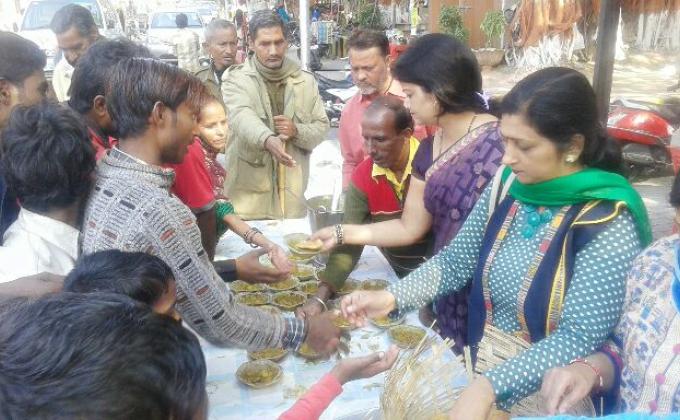 Arranged public Bhandara for people 