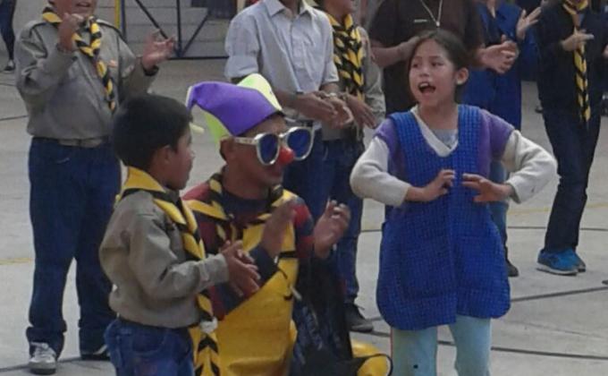 Compartiendo la fiesta de cumpleaños del 104 aniversario del Grupo Scout Junín con las niñas y niños que trabajan