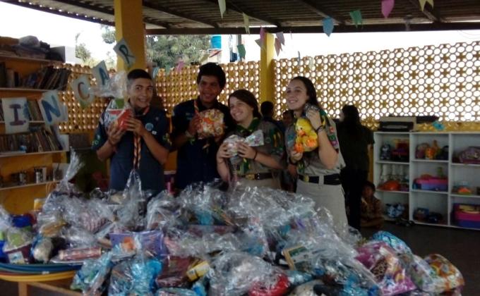 Old Toys, New Smiles (Brinquedos antigos, Novos Sorrisos) =)
