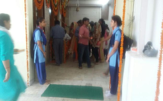 दूसरे बड़े मंगल पर स्काउट गाइड द्वारा सर्विस 
