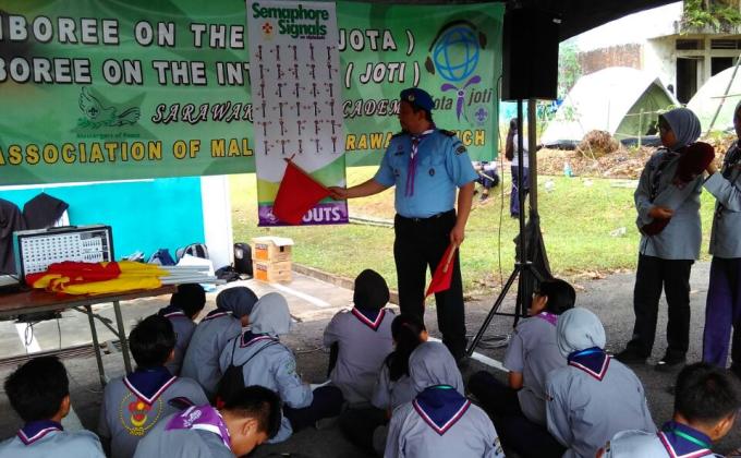 Jota joti antarabangsa dan perkhemahan pentarafan Rambu Pengakap Muda