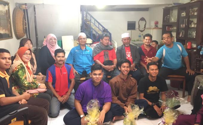 beramah mesra dan bergotong royong kawasan kampung