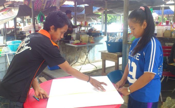 persiapan bahan pameran