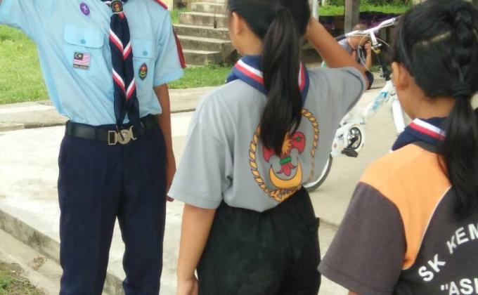 Kem keris gangsa 