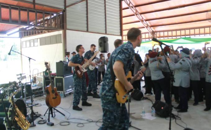 US NAVY AND MARINES Pacific partnership