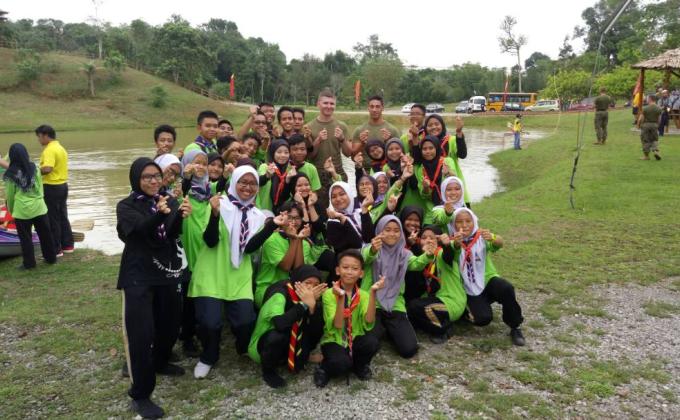 Bemain kayak bersama dengan US NAVY