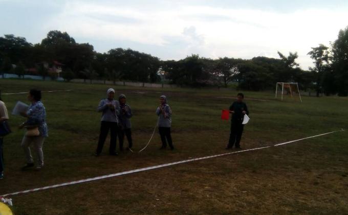 BERTUGAS UNTUK HARI SUKAN SEKOLAH