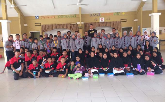 Menceriakan Hati Anak-Anak Yatim Dan Fakir Miskin 