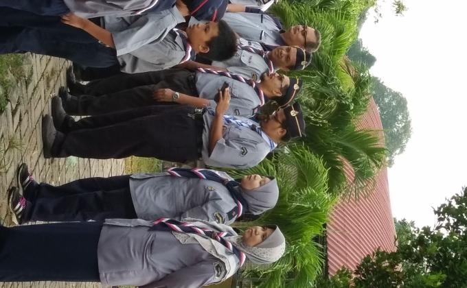 Jurulatih perkhemahan lencana keris gangsa