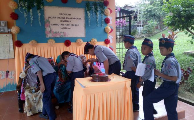 Kasih Tersimpul : DWEN dan Selamat Hari Ibu