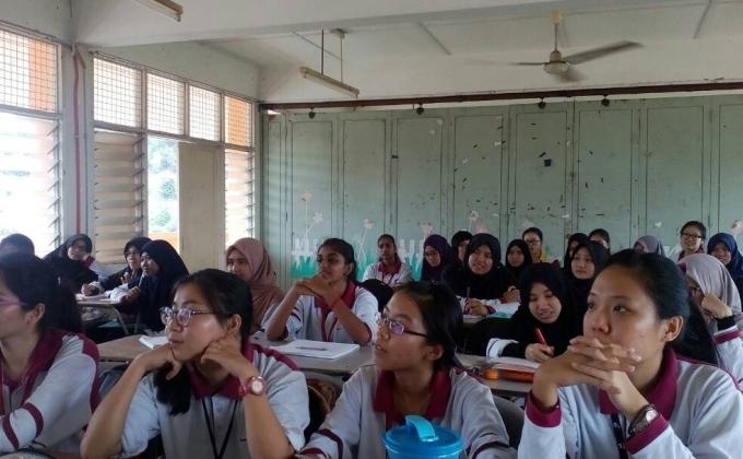 perjumpaan pertama (taklimat)