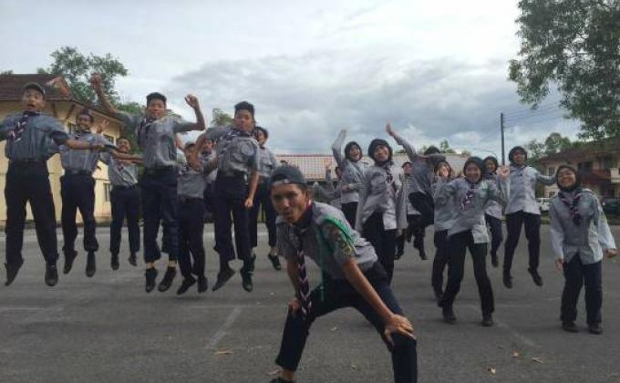 LATIHAN KAWAD KAKI SEMPENA HARI KO-KURIKULUM SMK A TUN AHMAD ZAIDI