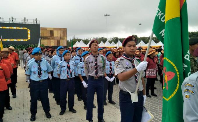 Pebarisan rapat raksasa