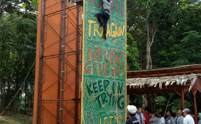 WALL CLIMBING