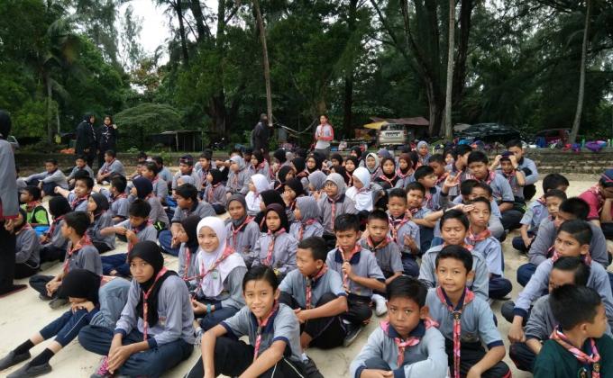 BAWA PEK BERCUTI DAN WSEP BERSIH PANTAI TELUK BAYU 