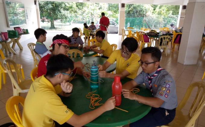 Menyebar ilmu pengakap