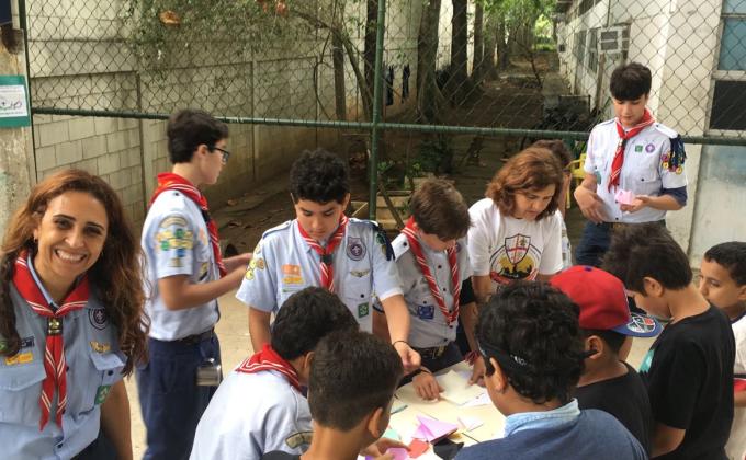 Construindo a Paz nas Comunidades   - Escola Municipal República da Colômbia