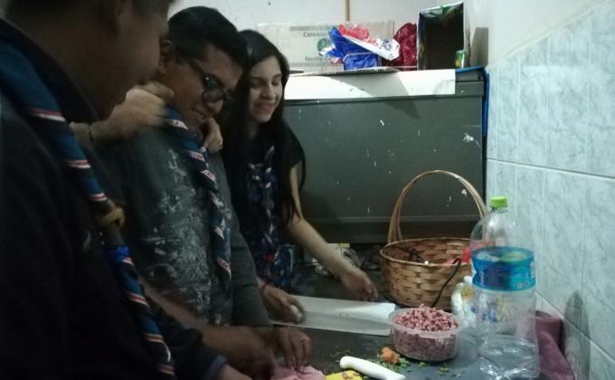 "UN PLATO DE COMIDA, PARA MIS HERMANOS"