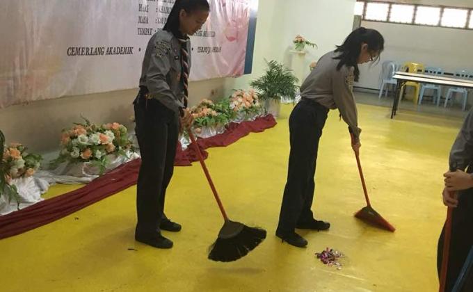 Help out at Hari Anugerah 