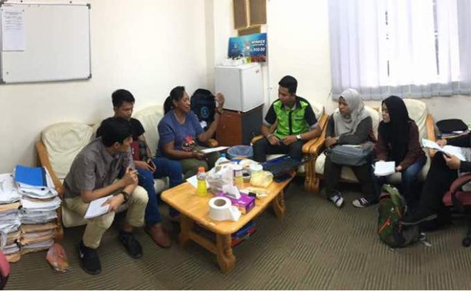 Discuss with the management of UMT