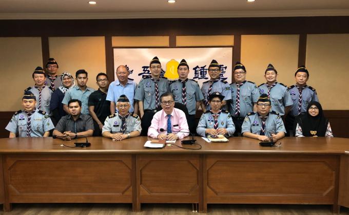 Menghadir Mesyuarat Pemimpin Pengakap Sekolah