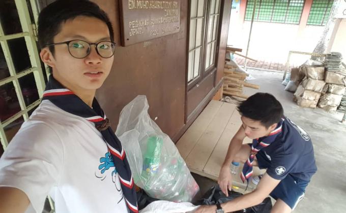 Walkside by Rovs Project - Collected Bottle Caps at Sekolah Menengah Kebangsaan Taman Bukit Maluri 