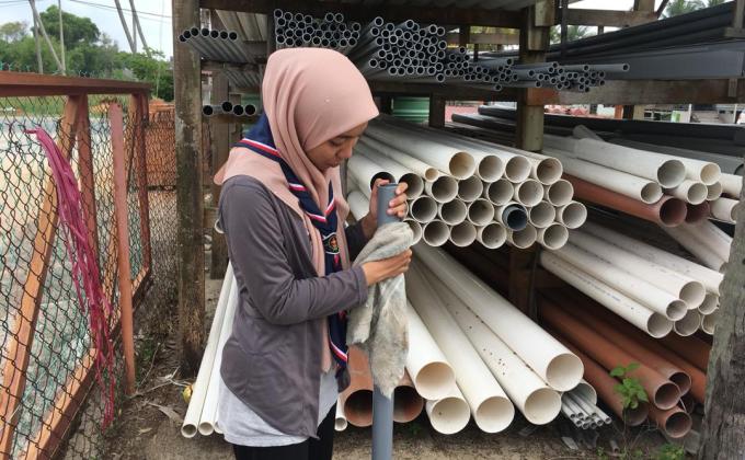 Membeli dan memotong paip