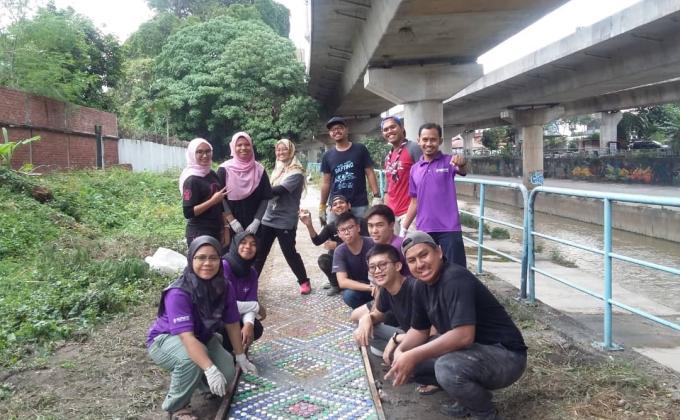 Walkside by Rovs Project - A steps on built walkside