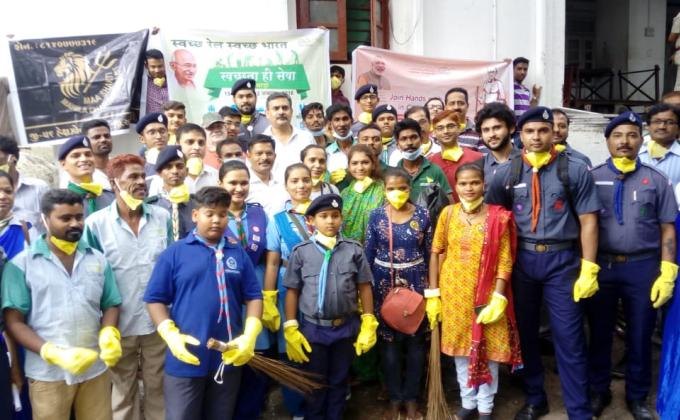CLEAN RAIL AND CLEAN INDIA 
