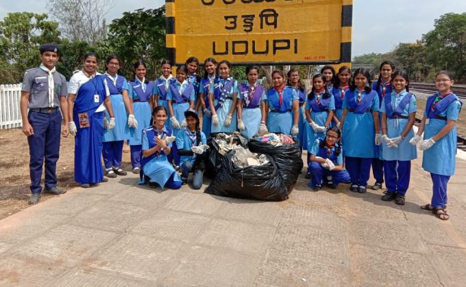 33rd month Swachh Bharat clinliness Drive at Indrali railway station,Udupi, Karnataka State,India. 31st March 2019