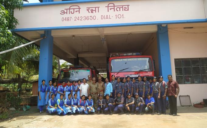 mock drill on disaster management by kerala fire and rescue team thrissur