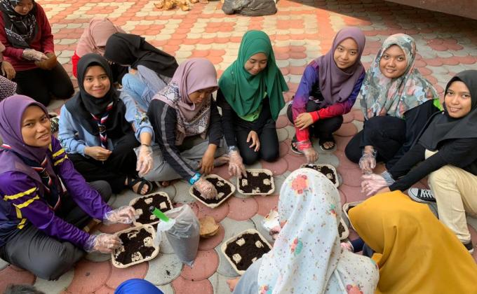Organic Garden in School with kids