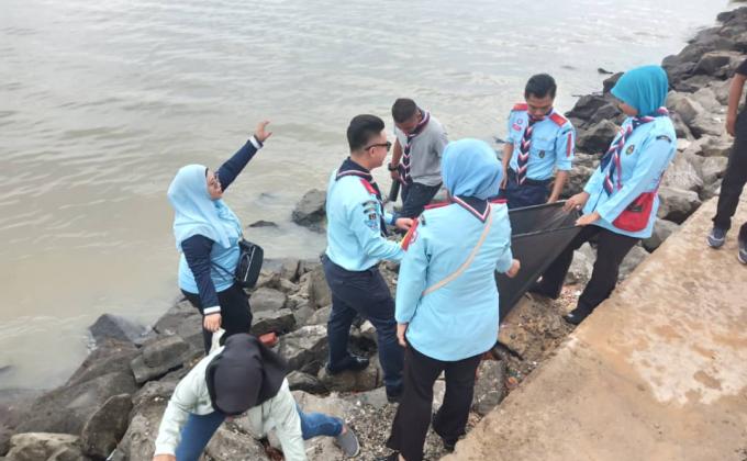 Kelana D Tawau berperang dengan SAMPAH!