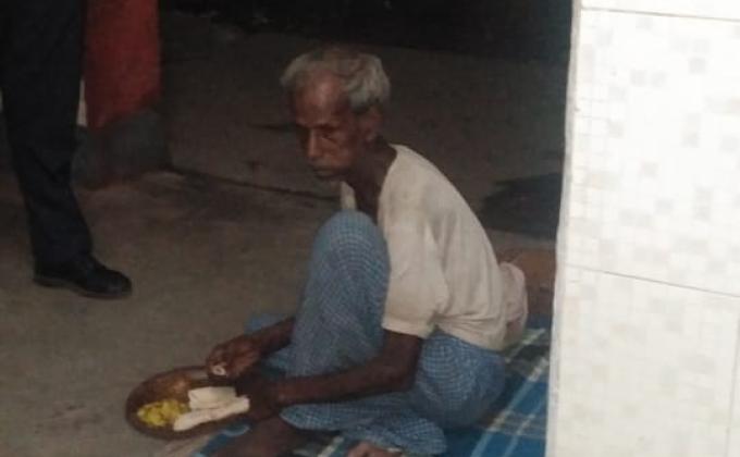 Serving food to the poor people