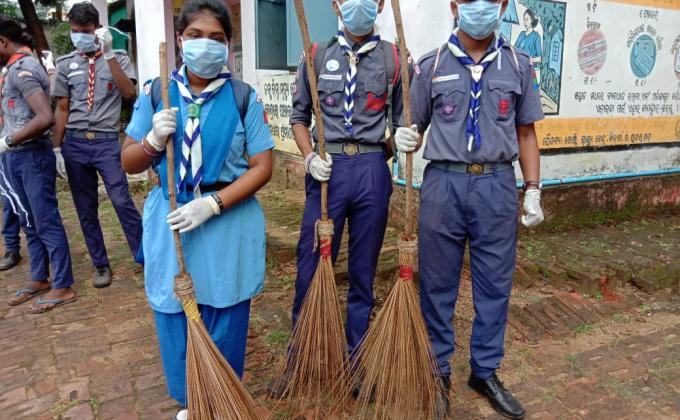 Cleaning surroundings (Swachcha Bharat Oviyan)