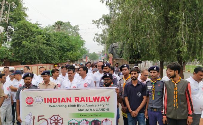Mahatma Gandhi jayanti, aur safai abhiyan ke liye jagruk aur saf safai.. 