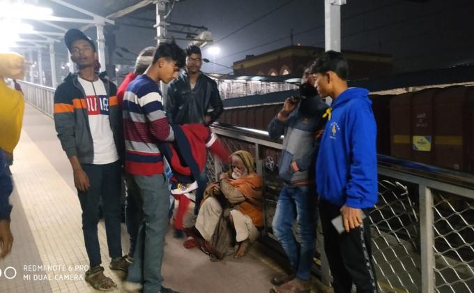 Cloth distribution very cold weather 