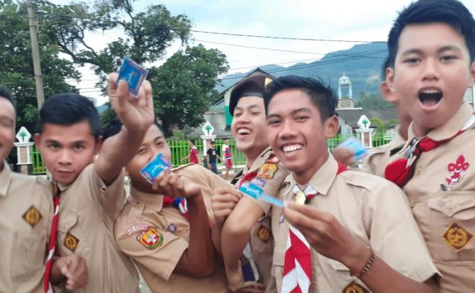Learn to Tackle Zoonotic Deseases by U-reporters of Rover Scouts Nanggung, Bogor