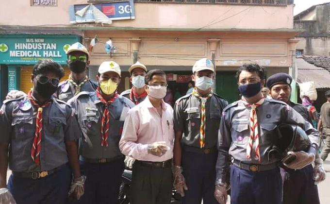 Relife Food Distribut The Locality During The Lockdown Situation 