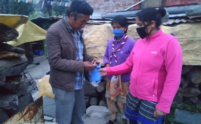 Distribution of free mask in village 