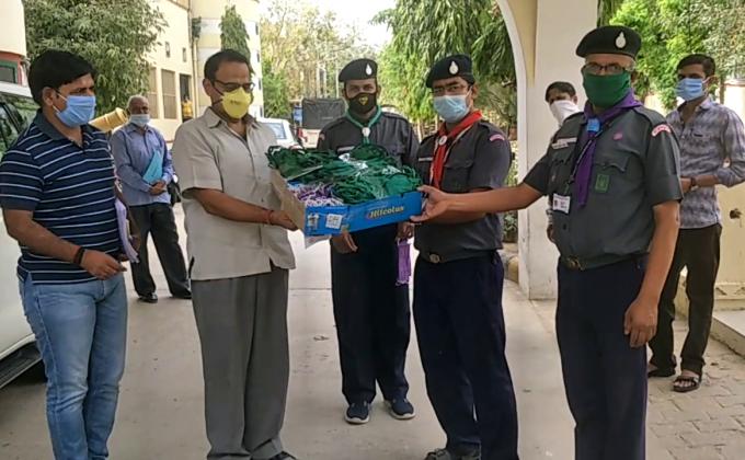 MASK DONATION DISTRICT COLLACTOR SIKAR MR YAG MITRA SINGH DEV