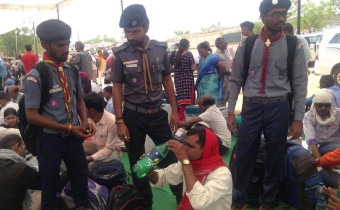 18 मई 2019 को जल से पीडितो की कीगई सेवा