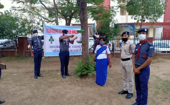पक्षियों के लिए परिंडा 