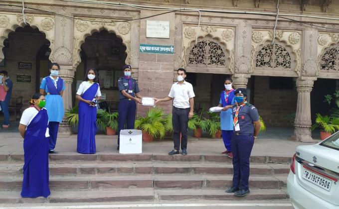 श्रीमान प्रकाश जी राजपुरोहित जिला कलेक्टर 500 मास्क दिए।BSG DHQ Jodhpur Rajasthan India